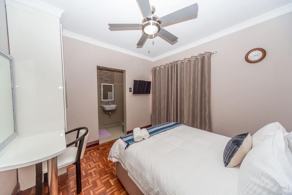 The Musafer Travel Lodge Пітермаріцбург Екстер'єр фото