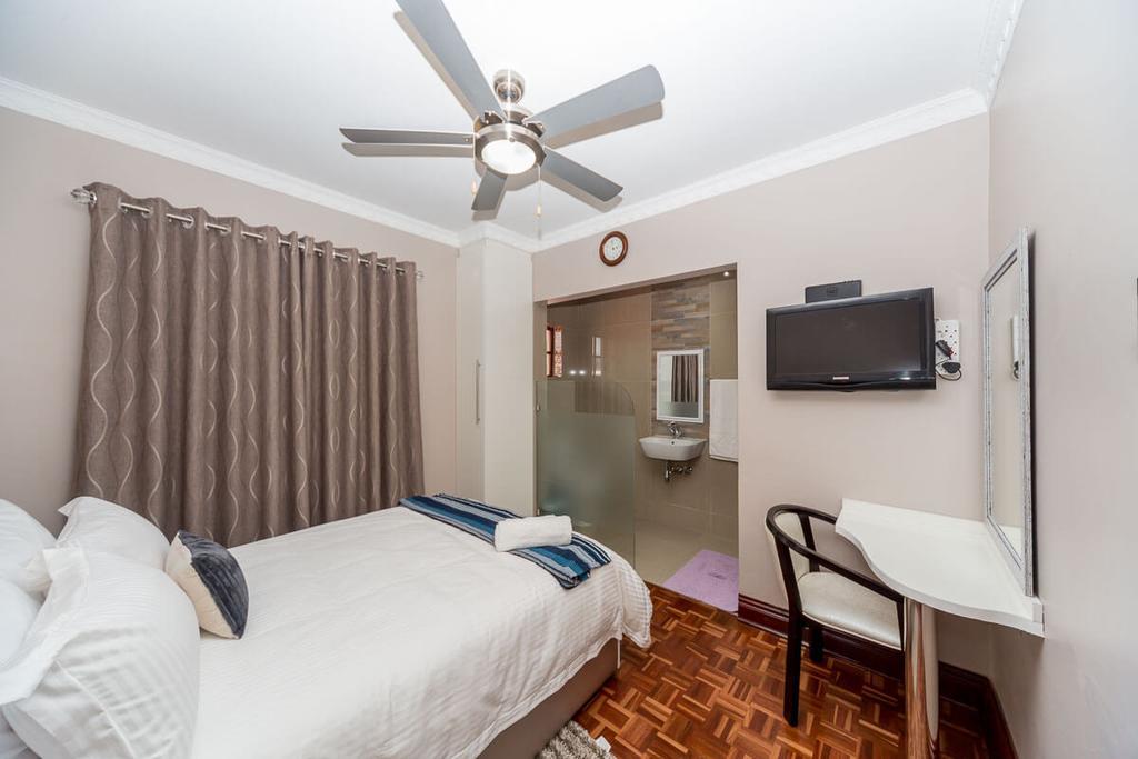 The Musafer Travel Lodge Пітермаріцбург Екстер'єр фото